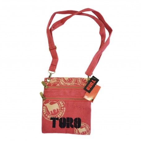 SAC DE PASSEPORT OSBORNE, COULEUR ROUGE - COLLECTION OSBORNE - Sac souvenir d'Espagne.